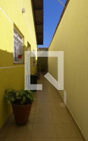 Casa à venda com 200m², 3 quartos e 2 vagasCorredor Externo