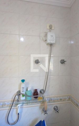 Casa à venda com 200m², 3 quartos e 2 vagasBanheiro da Suíte 1