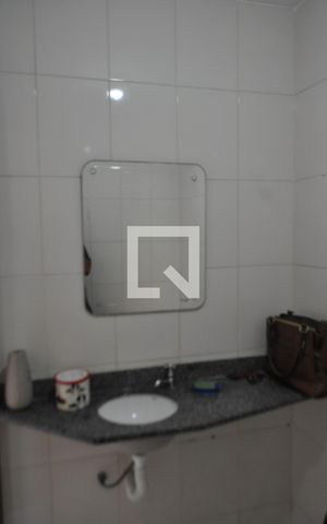 Casa à venda com 184m², 3 quartos e 6 vagasBanheiro de Serviço