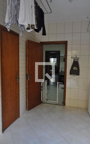 Casa à venda com 184m², 3 quartos e 6 vagasÁrea de Serviço