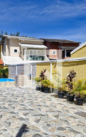 Casa à venda com 184m², 3 quartos e 6 vagas Casa à venda com 184m², 3 quartos e 6 vagasPiscina