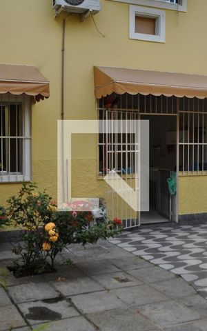 Casa à venda com 184m², 3 quartos e 6 vagasFachada Traseira