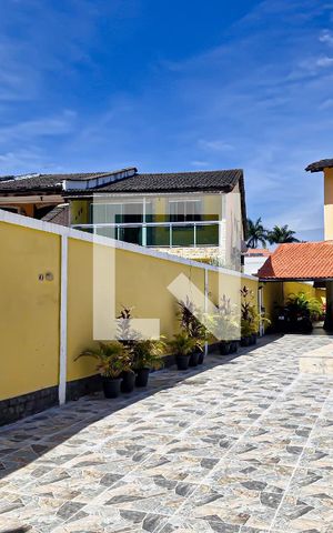 Casa à venda com 184m², 3 quartos e 6 vagas Casa à venda com 184m², 3 quartos e 6 vagasPiscina