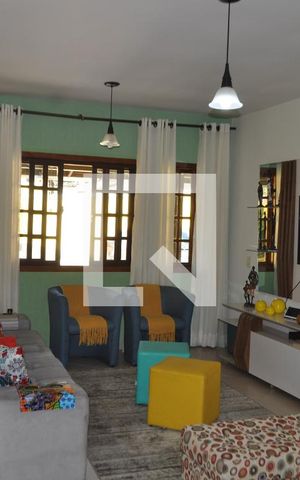 Casa à venda com 184m², 3 quartos e 6 vagasSala
