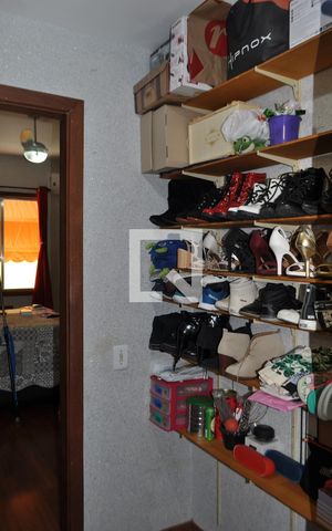Casa à venda com 184m², 3 quartos e 6 vagasCloset do quarto 1