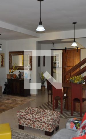 Casa à venda com 184m², 3 quartos e 6 vagasSala