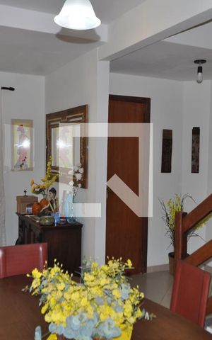 Casa à venda com 184m², 3 quartos e 6 vagasSala