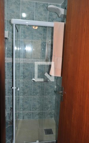 Casa à venda com 184m², 3 quartos e 6 vagasBanheiro da Suíte 2