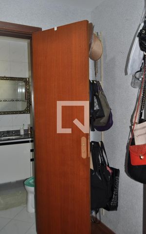 Casa à venda com 184m², 3 quartos e 6 vagasCloset do quarto 1