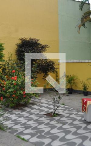 Casa à venda com 184m², 3 quartos e 6 vagasQuintal