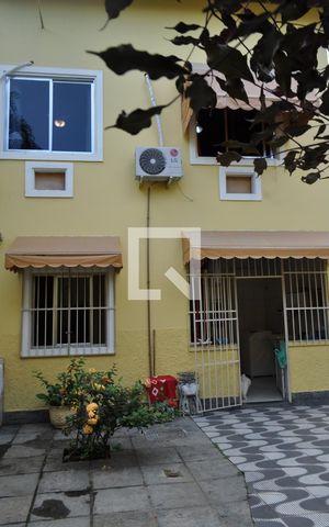 Casa à venda com 184m², 3 quartos e 6 vagasFachada Traseira