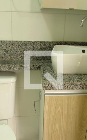 Apartamento para alugar com 41m², 2 quartos e sem vagaBanheiro
