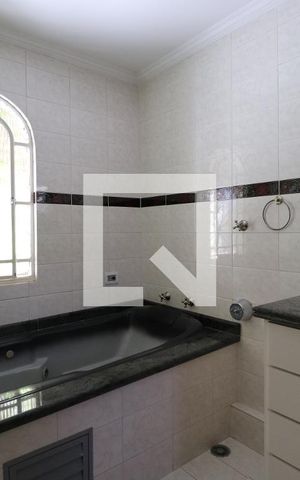 Casa à venda com 150m², 3 quartos e 2 vagasBanheiro da Suíte 1
