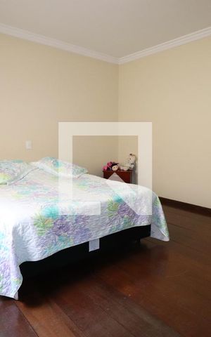 Casa à venda com 150m², 3 quartos e 2 vagasSuíte 2