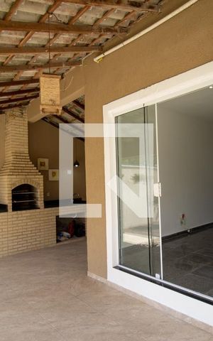Casa à venda com 360m², 6 quartos e 4 vagas Casa à venda com 360m², 6 quartos e 4 vagasÁrea Gourmet