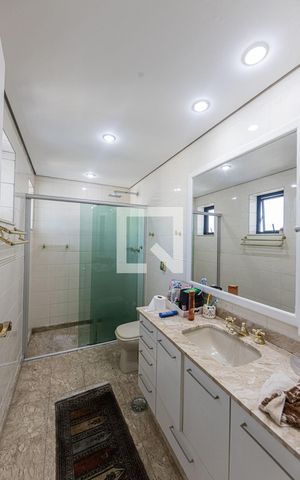Apartamento para alugar com 310m², 3 quartos e 3 vagas Apartamento para alugar com 310m², 3 quartos e 3 vagasBanheiro Social