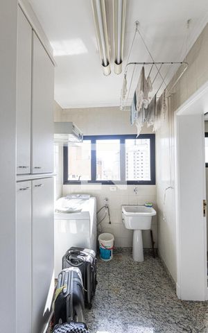 Apartamento para alugar com 310m², 3 quartos e 3 vagas Apartamento para alugar com 310m², 3 quartos e 3 vagasÁrea de Serviço