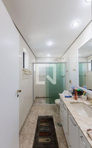 Apartamento para alugar com 310m², 3 quartos e 3 vagas Apartamento para alugar com 310m², 3 quartos e 3 vagasBanheiro Social