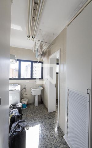 Apartamento para alugar com 310m², 3 quartos e 3 vagas Apartamento para alugar com 310m², 3 quartos e 3 vagasÁrea de Serviço