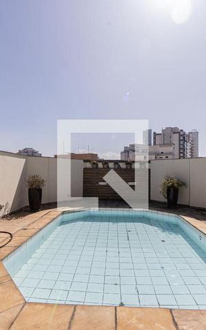 Apartamento para alugar com 310m², 3 quartos e 3 vagas Apartamento para alugar com 310m², 3 quartos e 3 vagasÁrea comum - Piscina