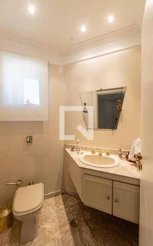 Apartamento para alugar com 310m², 3 quartos e 3 vagas Apartamento para alugar com 310m², 3 quartos e 3 vagasLavabo