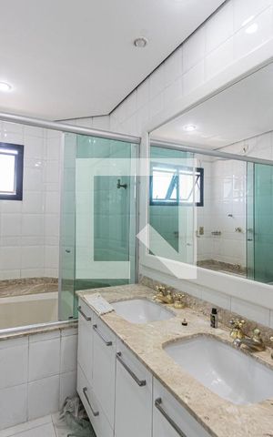 Apartamento para alugar com 310m², 3 quartos e 3 vagas Apartamento para alugar com 310m², 3 quartos e 3 vagasBanheiro Suite