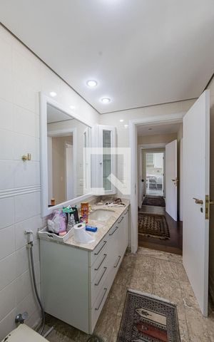 Apartamento para alugar com 310m², 3 quartos e 3 vagas Apartamento para alugar com 310m², 3 quartos e 3 vagasBanheiro Social