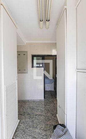 Apartamento para alugar com 310m², 3 quartos e 3 vagas Apartamento para alugar com 310m², 3 quartos e 3 vagasÁrea de Serviço