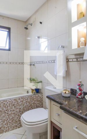 Apartamento à venda com 120m², 3 quartos e 2 vagas Apartamento à venda com 120m², 3 quartos e 2 vagasBanheiro da Suíte