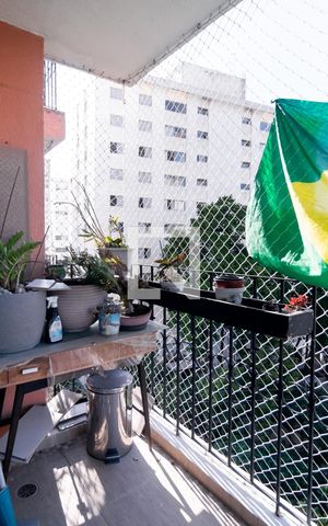 Apartamento à venda com 74m², 2 quartos e 1 vagaVaranda