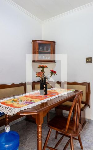 Casa à venda com 250m², 2 quartos e 3 vagas Casa à venda com 250m², 2 quartos e 3 vagasCozinha