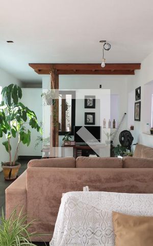 Casa à venda com 350m², 3 quartos e 2 vagasSala