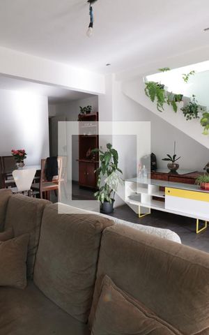 Casa à venda com 350m², 3 quartos e 2 vagasSala