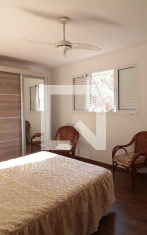 Casa à venda com 350m², 3 quartos e 2 vagasSuíte