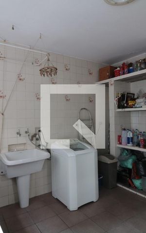 Casa à venda com 350m², 3 quartos e 2 vagasArea de Serviço