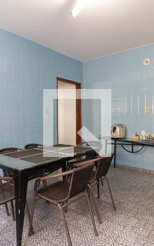 Casa à venda com 148m², 2 quartos e 2 vagas Casa à venda com 148m², 2 quartos e 2 vagasCozinha