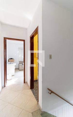 Casa à venda com 148m², 2 quartos e 2 vagas Casa à venda com 148m², 2 quartos e 2 vagasCorredor