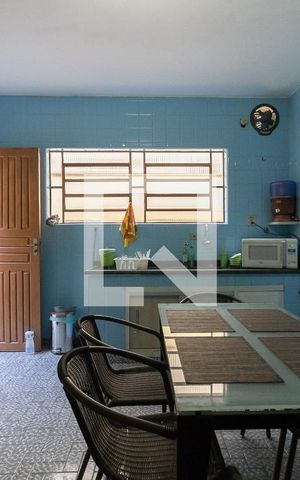 Casa à venda com 148m², 2 quartos e 2 vagas Casa à venda com 148m², 2 quartos e 2 vagasCozinha