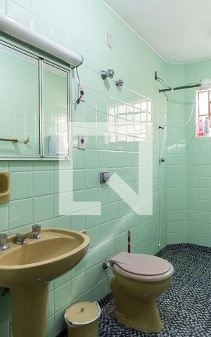 Casa à venda com 148m², 2 quartos e 2 vagas Casa à venda com 148m², 2 quartos e 2 vagasBanheiro Social 2