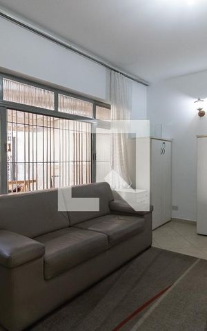 Casa à venda com 148m², 2 quartos e 2 vagas Casa à venda com 148m², 2 quartos e 2 vagasSala