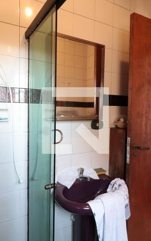 Casa à venda com 200m², 2 quartos e 6 vagasBanheiro Social