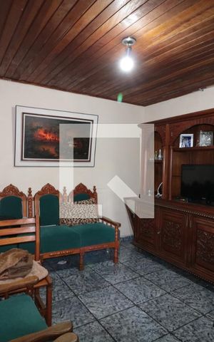 Casa à venda com 200m², 2 quartos e 6 vagasSala