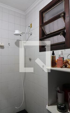 Casa à venda com 200m², 2 quartos e 6 vagasBanheiro Social 2