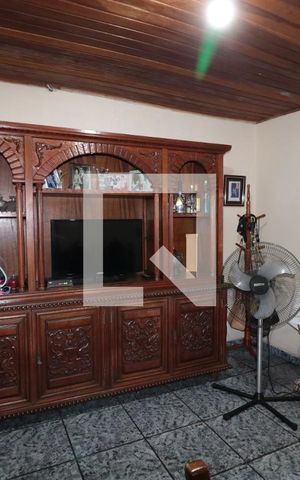 Casa à venda com 200m², 2 quartos e 6 vagasSala