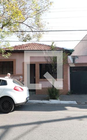 Casa à venda com 200m², 2 quartos e 6 vagasFachada
