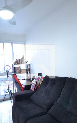 Apartamento à venda com 74m², 1 quarto e sem vagaSala