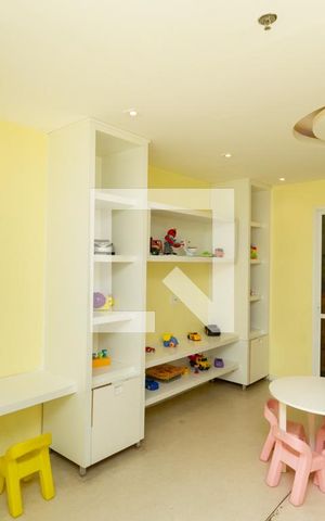 Apartamento à venda com 46m², 2 quartos e 1 vaga Apartamento à venda com 46m², 2 quartos e 1 vagaÁrea comum - brinquedoteca