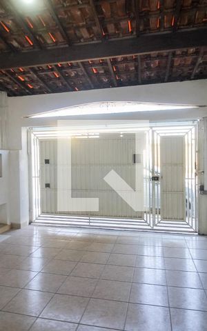 Casa à venda com 288m², 4 quartos e 2 vagas Casa à venda com 288m², 4 quartos e 2 vagasGaragem