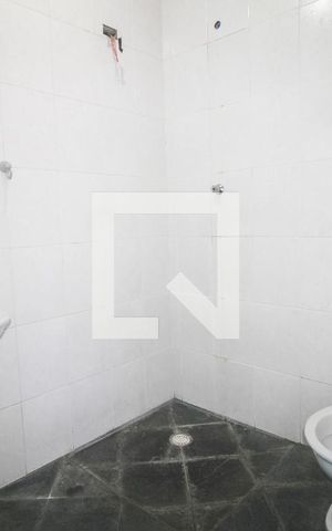 Casa à venda com 288m², 4 quartos e 2 vagas Casa à venda com 288m², 4 quartos e 2 vagasBanheiro de Serviço