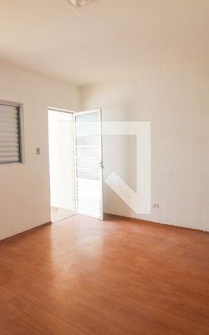 Casa à venda com 288m², 4 quartos e 2 vagas Casa à venda com 288m², 4 quartos e 2 vagasQuarto 3